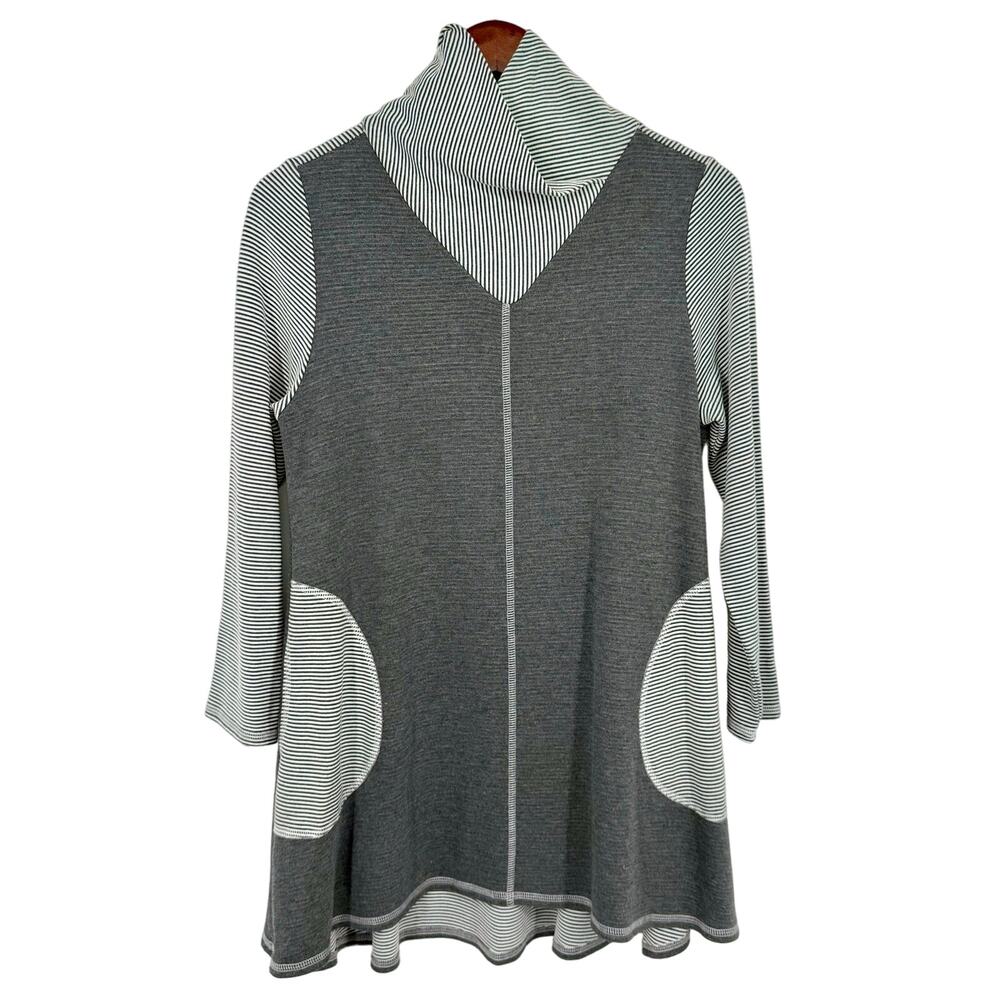 IC By Connie K Sz Medium Gray Wearable Art Blouse Shirt Top Artsy Stretchy